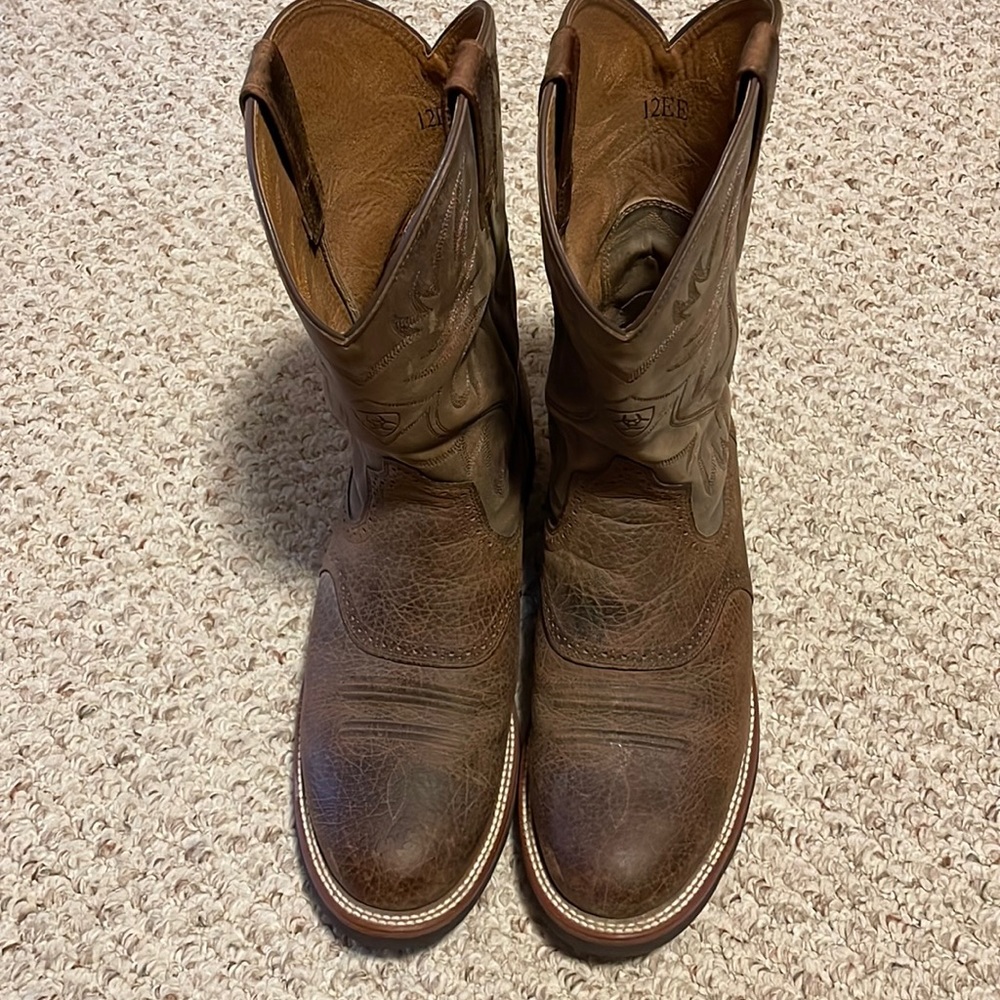 Men’s Ariat Heritage Crepe work boots. Size 12EE
